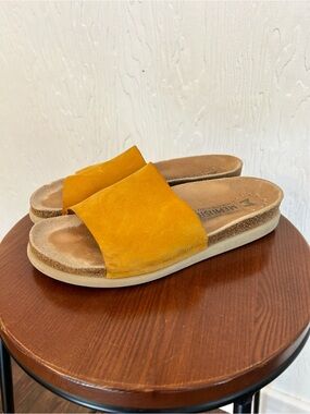 MEPHISTO Hanik Slide Sandals Yellow Nubuck Leather Sz 38/8 Cork Footbed Comfort